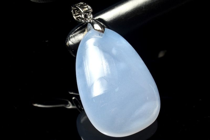 Rakuten - 【1点物】やわらか質感 シーブルーカルセドニー　33x22mm　ドロップ ペンダントトップ アクセサリー _PD1331