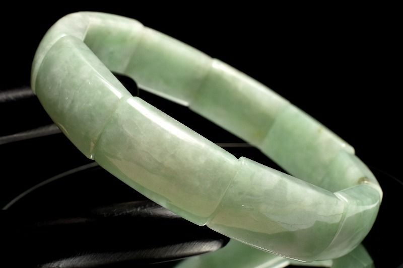 Rakuten - 【1点物】ミャンマー産 翡翠 (ジェダイト)　19-21x12mm バングル アクセサリー _MC9324