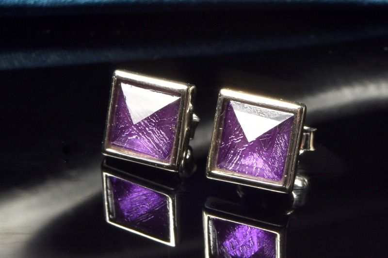 Rakuten - 宇宙を身近に アルタイ隕石(メテオライト)　6x6mm　パープルコーティング スクエア ピアス アクセサリー _PRG2509-4