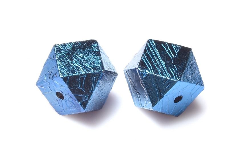 乐天商城 - 高品質◇粒売り アルタイ隕石(メテオライト)　8x8mm　ブルーコーティング キューブカット ビーズ ハンドメイド 1個売り _PRG2526-8