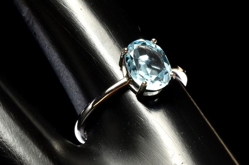 【10％OFF!】Silver925◇カットの煌めき ブルートパーズ　8x6mm　オーバル 指輪リン...