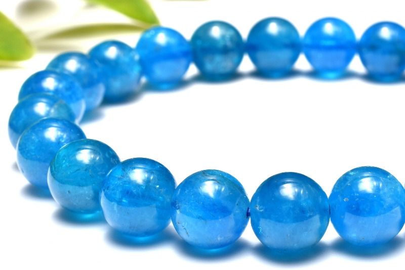 天然石 パワーストーン ラトリエの【1点物】AAA☆澄青に透ける輝き ブルーアパタイト　8mm ブレスレット アクセサリー _MD2282｜アングル2