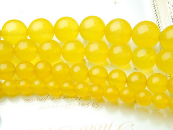 石についてカルセドニー ( chalcedony ) は 、 和名 を 玉髄 ( ぎょくずい ) といい カーネリアン や サード など、 色味 の 違い により 呼び名 が 変わる 天然石 です 。 六方晶系 に 属し 微小 な 石英 が...