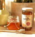 メーカー Bloom Honey 商品名 生はちみつ 内容量 16oz 商品説明 カリフォルニアで丁寧に養蜂場を営み、100％ピュアなはちみつを提供しているBloom Honey Bloomのクローバーはちみつは、2012.2013.2014.2015年と続けてフードアワードを受賞している商品です。 加工しない生の蜂蜜は自然界の完璧な食べ物の1つで 消化酵素、花粉、プロポリス、アミノ酸、ビタミン、ミネラル、プレバイオティクスなど豊富に含まれています。 製造国 アメリカ 輸入商品に関しまして ・アメリカ・ロサンゼルスより海外宅配便にてお届けします。（お届けまでに約7-10営業日程） ・通関時にかかる関税、輸入消費税は全て当社にて負担致します。安心してお買い物ください。 ・個人輸入扱いになりますので、個人での使用以外・商品の転売は法律で禁止されています。 ・商品価格は為替変動により予告なく変更となる場合がございます。 ご注意 ・天然原材料を使用しているため、製品によって色彩等に差が生じることがありますが、品質には問題ございません。 ・妊娠中・授乳期間中の方、通院中・服薬中の方、小さいお子様は服用前に専門家へ確認ください。 ・直射日光が届くところは避けて置いてください。 ・製品の劣化につながりますので、常温または涼しいところに置いて保管してください。 ・一度使用した後、長期間保管してからの再使用はお避けください。 ・効果には個人差がございます。 ・パッケージは予告なしに変更になる場合があります。 当店は、アメリカ・ロサンゼルスを本店とする海外ショップです。 通関時に関税・輸入消費税等は全て当社にて負担いたします。 商品お届けまでに、1週間-10日程度かかります。