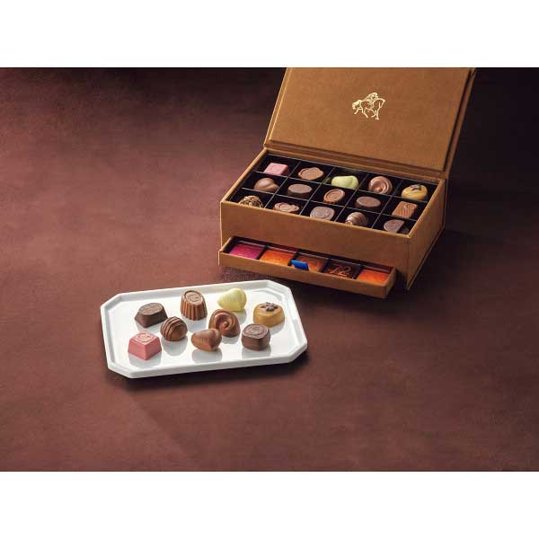 【2025 お歳暮】 ゴディバ グランプラス（30粒）