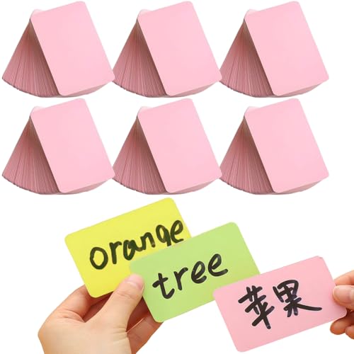 ■商品説明■ 単語帳 単語カード 無地 300枚入 無地カード 名刺サイズ メッセージカード ミニ 暗記カード ミニメッセージカード 送料無料 【仕様】サイズ：89mm×52mm ／ セット数：50枚入り×6箱（計300枚） ／ 材質：厚紙 ／ カラー：ホワイト,モニターの環境等により、色の見え方に若干差が生じる場合がございます。【品質はやさしい】：上質な材料で、非毒性、無味、高品質のメッセージカード ミニ。滑らかなエッジと角丸デザインは、指を傷つけることはありません。【両面書込み可能】暗記カードの両面はすべて書ける。なめらかさには違いがありますので、自分のペンに合わせて表と裏を選んでください。鉛筆、カラーペン、インクなど、好きな筆記用具や画材を使うことができます。【幅広い使い方】メモを取る、メッセージを残す、勉強や仕事、感謝祭カード、DIYカード、名刺、インスピレーションカード、リストカードなど、ご家庭、学校、オフィスなどでお使いいただけます。【プレゼントとしてもおすすめ】メモカードはお子様でも扱いやすい大きさですので、教材、ゲームなど多用途にお使いいただけます。また、個性的無地カード作成に最適な、書くこと、スケッチすること、絵を描くこと、落書きなどを好む友人のための良い贈り物。単語帳 単語カード 無地 300枚入 無地カード 名刺サイズ メッセージカード ミニ 暗記カード ミニメッセージカード