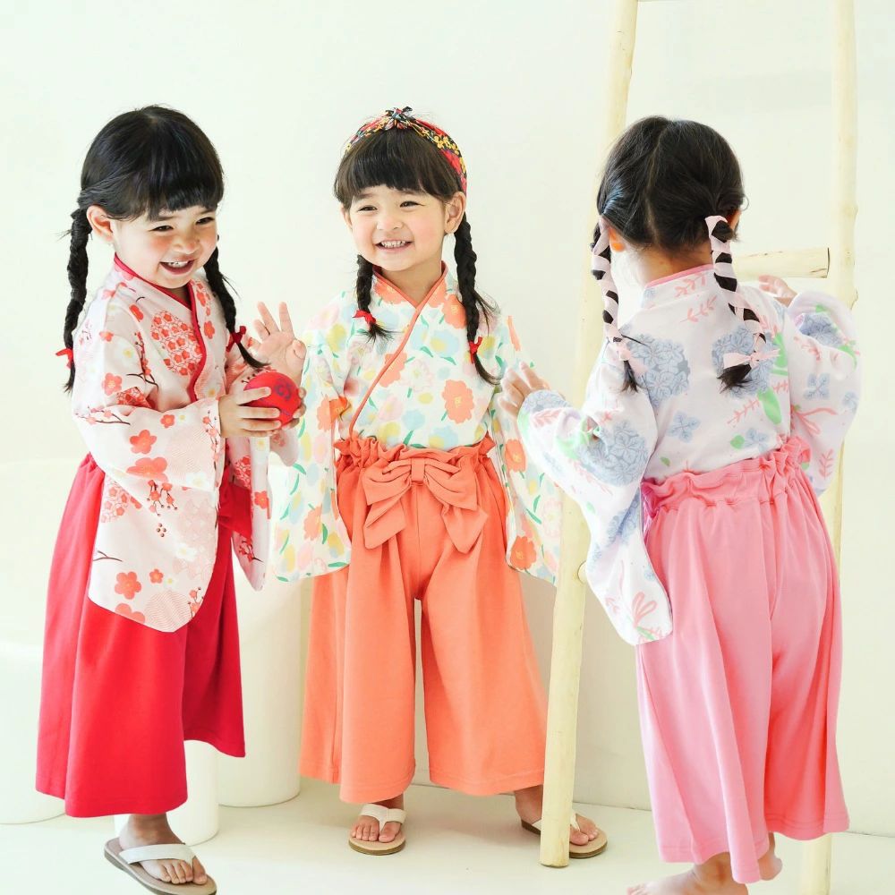 LAX SHOPのキッズ 袴 袴風 女の子 セットアップ 上下セット キッズ 女の子 120cm 袴 七五三 袴 女の子 3 歳 お宮参り 節句 端午の節句 ひなまつり 結婚式 誕生日 ギフト 和風 お正月 可愛い ひな祭り 誕生日 記念日 90cm 100cm 110cm 120cm 130cm｜アングル2