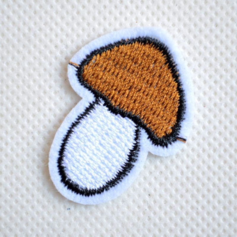 メーカー希望小売価格はメーカー商品タグに基づいて掲載していますミニサイズ(100円玉より少し大きいくらいのサイズ)の ワッペンなので、目印・ワンポイントにぴったり！ いろいろなモチーフを複数枚をセットで貼り付けても いいですね☆ シンプルな...