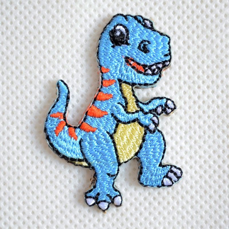 樂天商城 - ワッペン 恐竜 ブルー アイロン 刺繍 SIRI-009 ワッペン アイロン ブランド 通販 アップリケ ブレザー シャツ エンブレム アルファベット イニシャル ミリタリー 入園 名前 キャラクター