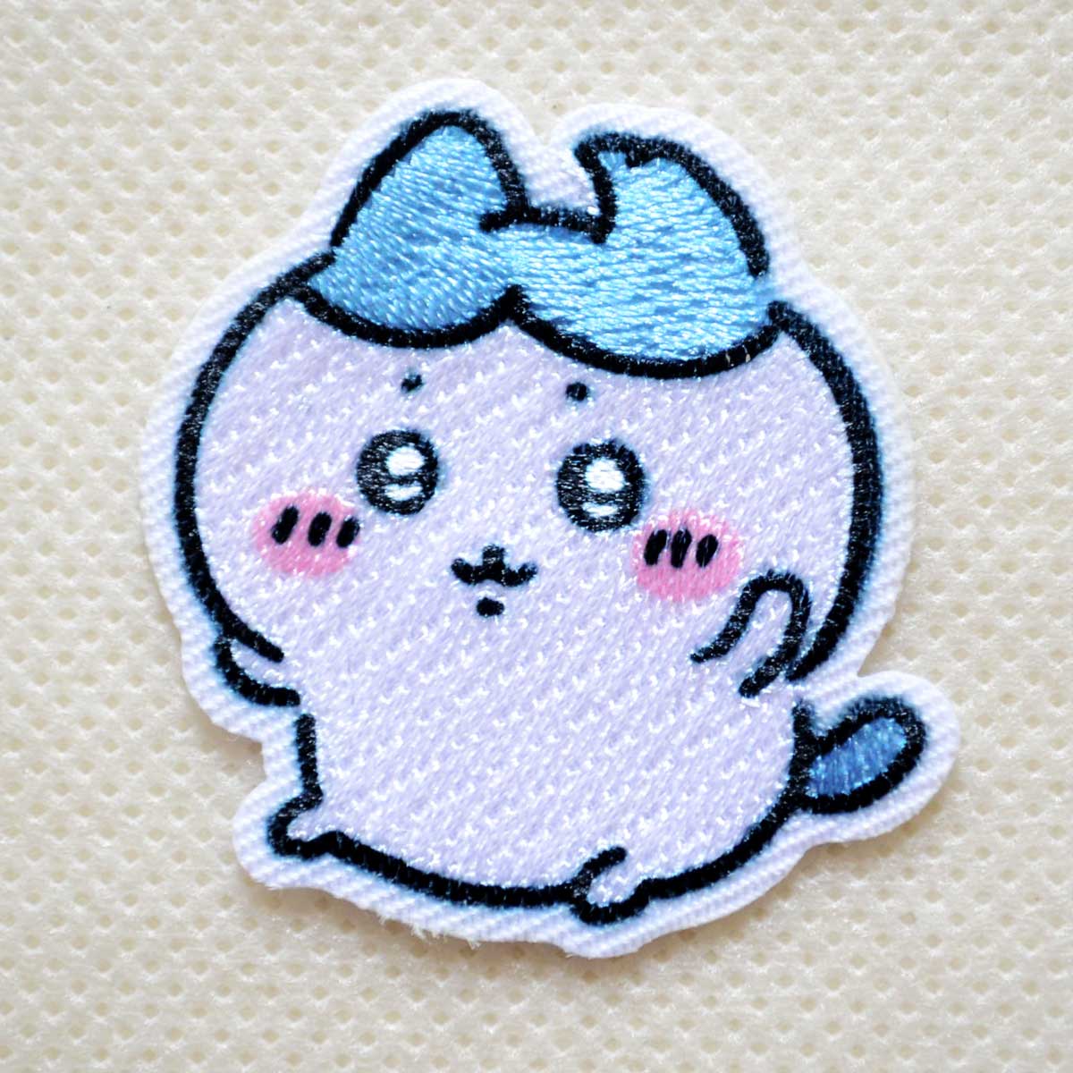 樂天商城 - ちいかわ ワッペン ハチワレ 刺繍 アイロン・シール両用タイプ GW-2001 ブランド ロゴ アルファベット 大人向け 入園 名前 キャラクター