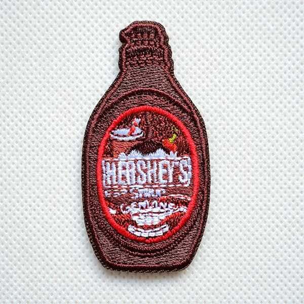 ワッペン ハーシーズ Hershey's チョコレートシロップ MW032 ワッペン アイロン ブランド 通販 アップリケ ブレザー シャツ エンブレム アルファベット イニシャル ミリタリー カンパニー 名前 キャラクターのサムネイル
