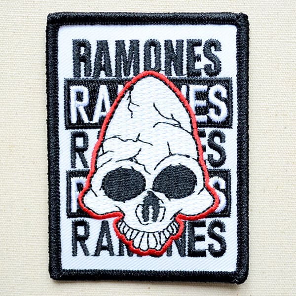 樂天商城 - 音楽ワッペン RAMONES ラモンズ バンド ミュージック ロック P-0830 ワッペン アイロン ブランド 通販 アップリケ ブレザー シャツ エンブレム アルファベット イニシャル ミリタリー カンパニー 名前 キャラクター