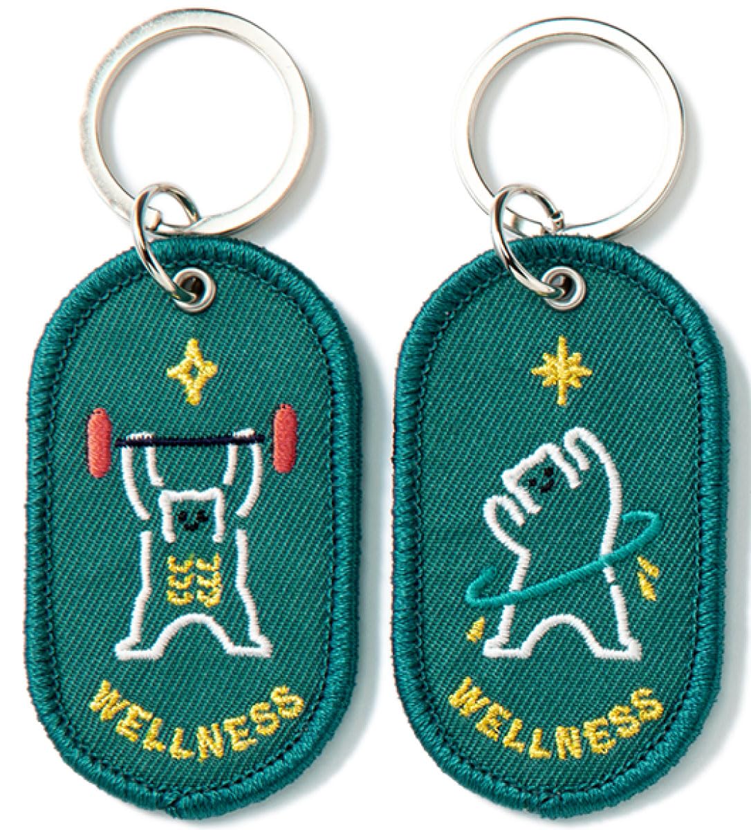 スタイル：カジュアル◆商品名：[いろは出版] キーホルダー 2/8b PAIR KEY RING 《FEELING series》 一緒に健康 one【セット内容】本体×2【サイズ】縦117mm×横90mm×厚み9mm【素材】本体：レーヨン、ポリエステル　金具：銅、鉄　パッケージ：紙、PET【使用上のご注意】 ・用途以外でのご使用は避けてください。・強い力を加えたり、引っ張ったりしないようご注意ください。 ・小さなお子様の手の届かないところに保管してください。・色落ち、他製品への色移りなどの恐れがあります。濡れたまま放置しないでください。・色褪せや変色の原因となりますので、直射日光や強い照明の当たらない場所に保管してください。説明 -