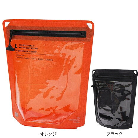 ●素材:ナイロン100%(表:はっ水加工) 【透明窓】PVC●中国製●サイズ(cm):幅22.5 高さ24 マチ8●防災時に頼れる、多機能・防水仕様のLサイズポーチ●最大の備えは、いつも持ち歩けること●KiUから「日常に持ち歩ける防災」をテーマにした、KiUEMERGENCYSTORE+LINE(キウエマージェンシーストアライン)が登場!●普段の生活やアウトドア、トラベルシーンで使いやすい、一つあると便利なアイテムを、いざという時に防災にも使える仕様にアップデートしました。●立体マチ構造を採用した防水ポーチは、中身が空のときは薄く、荷物を入れるとしっかり自立する設計。普段使いはもちろん、いざという時にも頼れる防災仕様のアイテムです。●切り抜き部分にお手持ちのストラップを組み合わせると、ショルダーポーチとしても使用でき、持ち運びの幅が広がります。●背面には防水紙を使用した災害・避難用メモが付属しており、緊急時の備えとしてご使用いただけます。●Lサイズはアメニティや濡らしたくないガジェットなどの保管にご使用ください。●夜間の視認性を高めるリフレクタープリントも施し、暗い場所での移動や避難時にも安心。コンパクトながら多機能で、防災バッグの中にひとつ入れておきたいアイテムです。※防水性確保のため硬めの止水ファスナーを使用しています。しっかりと最後まで閉めている事を確認した上でご使用ください。●IPX7検査(水深1mで30分浸水なしの防水性)●防水の止水ファスナー●自立可能なマチ有り●耐水紙を使用した災害・避難カードを収納可能な背面PVCポケット有り●リフレクタープリント【商品の購入にあたっての注意事項】※一部商品において弊社カラー表記がメーカーカラー表記と異なる場合があります。※ブラウザやお使いのモニター環境により、掲載画像と実際の商品の色味が若干異なる場合があります。※掲載の価格・製品のパッケージ・デザイン・仕様について、予告なく変更することがあります。あらかじめご了承ください。キウ Kiu エルブレス ヴィクトリア ビクトリア Victoria L-Breath BAG バッグ カバン かばん 鞄 アウトドアカジュアル小物 アクセサリー カジュアルバッグ Men's Mens メンズ めんず 男性 アウトドア レジャー キャンプ 旅行 カジュアル 小物入れ 10908706401 K553-924 オレンジ 10908706301 K553-900 ブラック