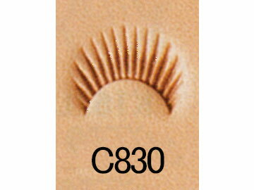 ■型番：CKC830■商品名：カモフラージュ C830■販売価格：550円（税込）　/　500円（税抜）■メール便について：メール便（220円）対応商品です。■発送予定目安：4日以内（日祝日は除く）■サイズ：11mm■商品説明：レザークラフト普及の歴史と共に長く親しまれてきたスタンダードな刻印です。種類が豊富でカービング、スタンピングの図柄のほとんどにこの通常刻印が用いられます。■使用方法：水で湿らせた革を大理石やゴム板の上に置き、刻印を垂直に立てて木槌で打刻します。■取扱いメーカー：クラフト社■別称：Camouflage■【注意点】閲覧環境等によって画像の色合いが異なることもあります。◇在庫切れ等によって予定日内に発送できない場合はご連絡させていただきます。■関連商品■