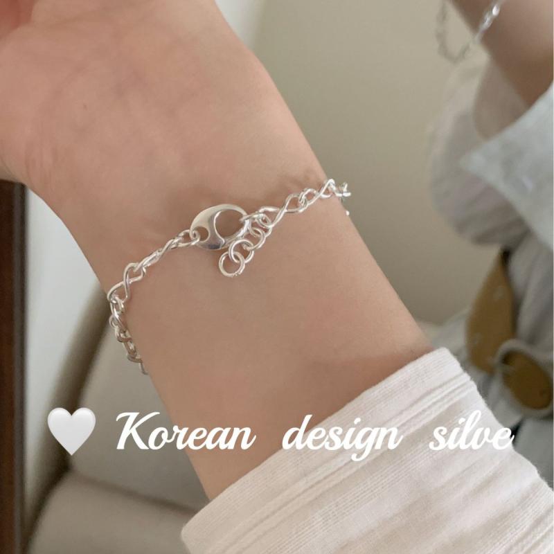 ブレスレット レディース S925銀 シンプル 高級感 スタイリッシュ 銀アクセサリー 重ね付け 韓国 手元飾り 百搭 女性…