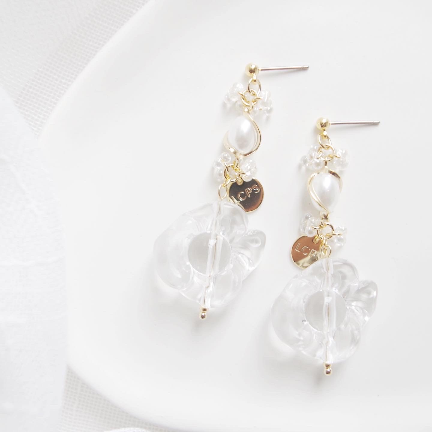 選べる金具★　クリア　ガラス　パール　バレエ　バレリーナ　フェミニン　きれいめ　結婚式　ブライダル　ピアス　チタン　樹脂　イヤリング　アレルギー対応　ハンドメイド