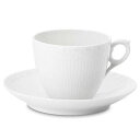 ロイヤルコペンハーゲン ROYAL_COPENHAGEN ホワイト ハーフレース コーヒーカップ&ソーサー (L) 071 ブランド箱入り 送料無料 ブランド 洋食器 高級 おしゃれ かわいい 豪華 モダン 人気 おすすめ 結婚 引き出物 ギフト