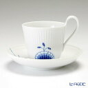 ロイヤルコペンハーゲン (Royal Copenhagen) ブルー フルーテッド メガ ティーカップ&ソーサー(ハイハンドル) 240cc 2381092/1017336 北欧 ブルーフルーテッド おしゃれ かわいい 食器 ブランド 結婚祝い 内祝い