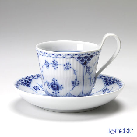 【P10倍・クーポン】ロイヤルコペンハーゲン (Royal Copenhagen) ブルー フルーテッド ハーフレース ハイハンドルカップ&ソーサー(ミニ) 1...