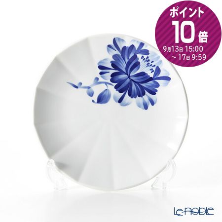 ロイヤルコペンハーゲン ロイヤルコペンハーゲン (Royal Copenhagen) ブロムスト プレート カメリア 15cm 2903615／1025296 /// プレート 皿 おしゃれ お皿 小皿 花柄 北欧 食器 高級 ブランド // ギフト プレゼント 贈り物 結婚祝い 引き出物 お祝い 内祝い