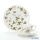 ウェッジウッド (Wedgwood) ワイルドストロベリー トリオセット(リー)【あす楽】 /// ティーカップ 紅茶カップ コーヒーカップ 兼用 プレート おしゃれ かわいい 花柄 ブランド 高級 食器セット // ギフト プレゼント 結婚祝い 引き出物 内祝い