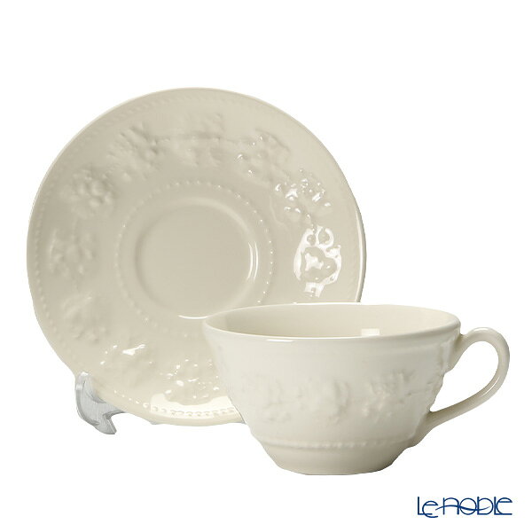 ウェッジウッド (Wedgwood) フェスティビティ アイボリー トリオセット /// おしゃれ ブランド お皿 ティーカップ ソーサー 陶器 食器セット 花柄 食洗機対応 電子レンジ対応 // ギフト プレゼント 贈り物 結婚祝い 母の日 還暦祝い 退職祝い 内祝い le-noble-10119390 ブランド洋食器の店ル・ノーブル サンプル画像3