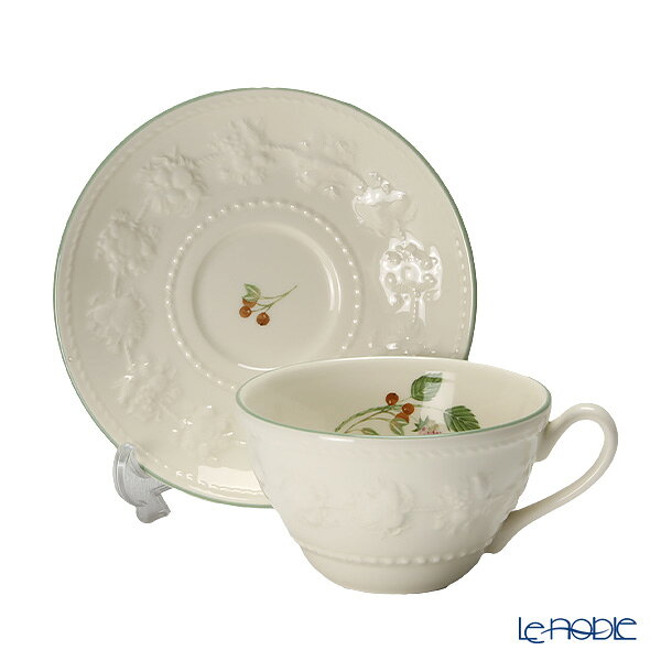 ウェッジウッド (Wedgwood) フェスティビティ ラズベリー トリオセット /// おしゃれ ブランド お皿 ティーカップ ソーサー 陶器 食器セット 花柄 食洗機対応 電子レンジ対応 // ギフト プレゼント 贈り物 結婚祝い 母の日 還暦祝い 退職祝い 内祝い le-noble-10119391 ブランド洋食器の店ル・ノーブル サンプル画像3
