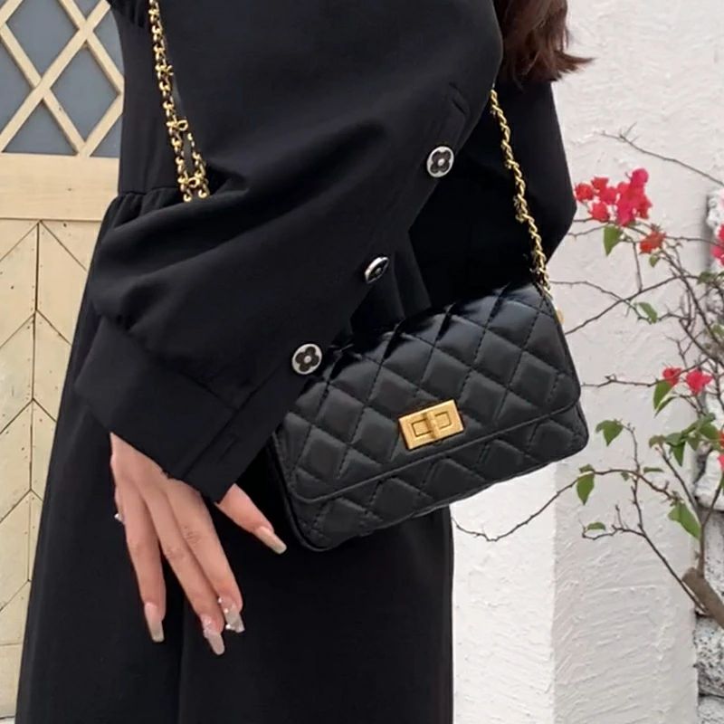 【7850円→実質7693円 P2!】ショルダーバッグ レディース 斜めがけ 大人 かわいい 軽い 韓国 可愛い カ..