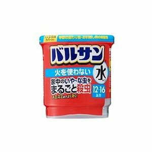 こちらの商品は、下記店舗よりお送り致します。 ミラドラ岩槻薬局 〒339-0067 埼玉県さいたま市岩槻区西町1−1−26　1階 ■バルサン火を使わない水タイプ25g 12-16畳用【レック】 ｢ バルサン火を使わない水タイプ25g 12-16畳用」は ●水タイプのバルサン1個（12-16畳用） ●水を入れるだけの安心始動。 ●バルサンならではの強い噴出力により殺虫成分がお部屋のスミズミまで届く。 ●四角の容器で、薬剤を確実にセット。 ●初めて燻煙剤を使われる方にもおススメ。 内容量 25g 効能・効果 ■カメムシ、ムカデ、ゲジ、アリ、ショウジョウバエ、チョウバエ、ユスリカ、ガ、チャタテムシ、シバンムシ、コクゾウムシ、コクヌストモドキ、ダンゴムシ、ワラジムシの駆除 使用上の注意 [注意事項] 用法・用量を守ってご使用いただければ、乳児や小さなお子様がいても安心です。 ・本品は必ず平らな床面に置いて使用する。 成分・分量 　〔有効成分〕 ■メトキサジアゾン（オキサジアゾール系） ■ペルメトリン（ピレスロイド系） 使用方法 [使用方法] 12~16畳(20〜26平方メートル)に1個を目安としてお使いください。 ●1~2時間の短時間で完了し、ニオイも残りにくいです。 ●害虫駆除及び、侵入を防ぐために、季節の変わり目やお引越し前など、年間を通した定期的なご使用をおすすめします。十分な効果を発揮した後、30分の換気で成分がほとんどゼロになり、微量に残った成分も光などで分解してなくなります。 保管及び取扱い上の注意 ・飲食物、食器及び飼料などと区別し、火気や直射日光を避け、小児の手の届かない温度の低い場所に保管してください。 ・使用後の容器は、各自治体の廃棄方法に従い捨ててください。 使用期限 使用期限まで1年以上あるものをお送りします。 製造販売元 レック株式会社 〒130-8644　東京都中央区京橋2-1-3 消費者サービス部 （03）6661−9941 受付時間 平日9：00〜16：00 広告文責 株式会社ウィーズ TEL：048-796-7757 原産国 日本 リスク区分 雑貨 ※パッケージデザイン・内容量等は予告なく変更されることがあります。