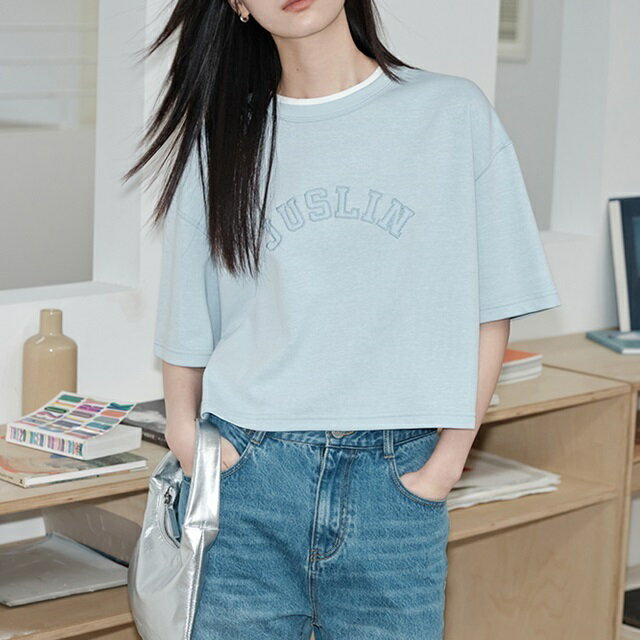 Rakuten - 【JUSLIN/ジャスリン】Tシャツ ショート丈 レディース ショート丈 トップス tシャツ 半袖 ラウンドネック ロゴtシャツ レディース おしゃれ シンプル カジュアル 韓国ファッション