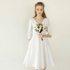 ウエディングドレス ミニドレス 白 大きいサイズ ミニ丈 Vネック 袖あり 五分袖 Aライン フレア シンプル 二次会 花嫁 結婚式 ドレス
