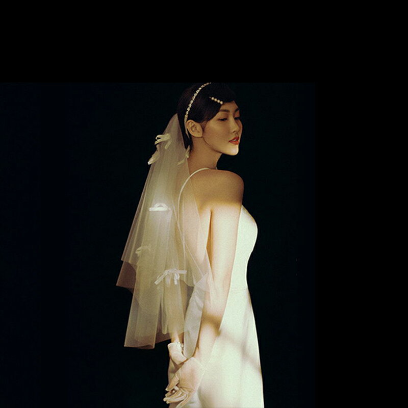 ウエディングドレス 小さいサイズ 大きいサイズ 白 スレンダーライン トレーンドレス エンパイアライン 二次会 花嫁 結婚式 Vネック キャミソール ノースリーブ 背中開き シンプル