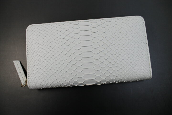 【まもなく終了10%クーポン】【白蛇 神の使い】 パイソン 財布 長財布 蛇革 本革 ラウンドファスナー ダイヤモンドパイソン 金運レザー 風水 金運アップ