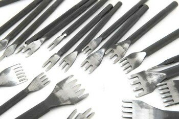 菱目打 32本フルセット （岡製作所）レザークラフト 工具 穴あけ クラフト ハンドメイド 材料 革 菱目打ち 目打ちのサムネイル