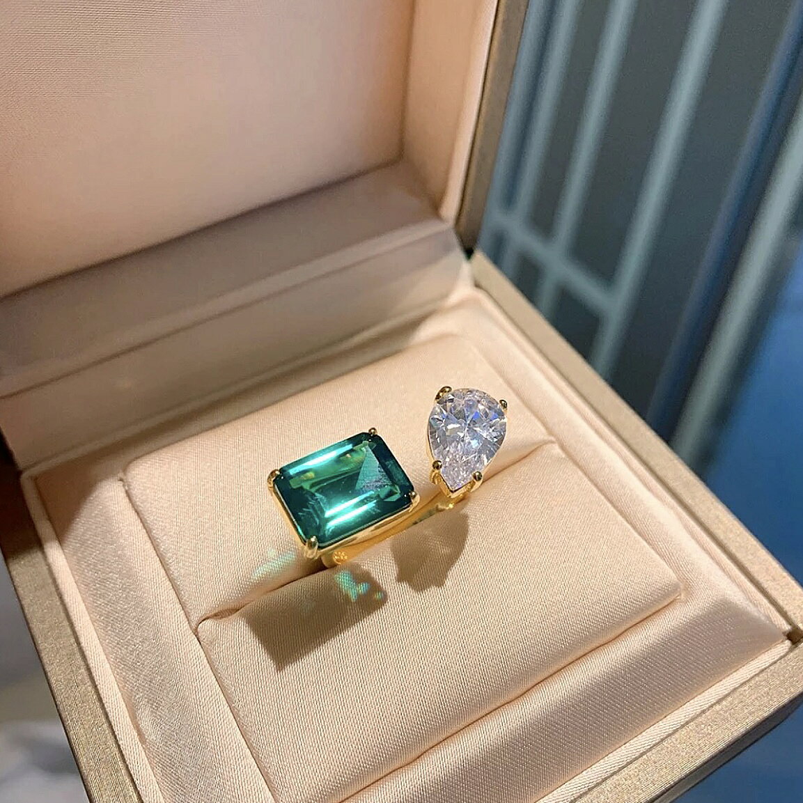 プチプラショップ Cz リング ごつめ フリーサイズ フォークリング キュービックジルコニア グリーン 緑 指輪 引出物 個性的 スクエア ペアシェイプ 15号 10号 ラインストーン フリー きれいめ ティアドロップ 11号 12号 キラキラ 13号 14号 人気 ファッションリング