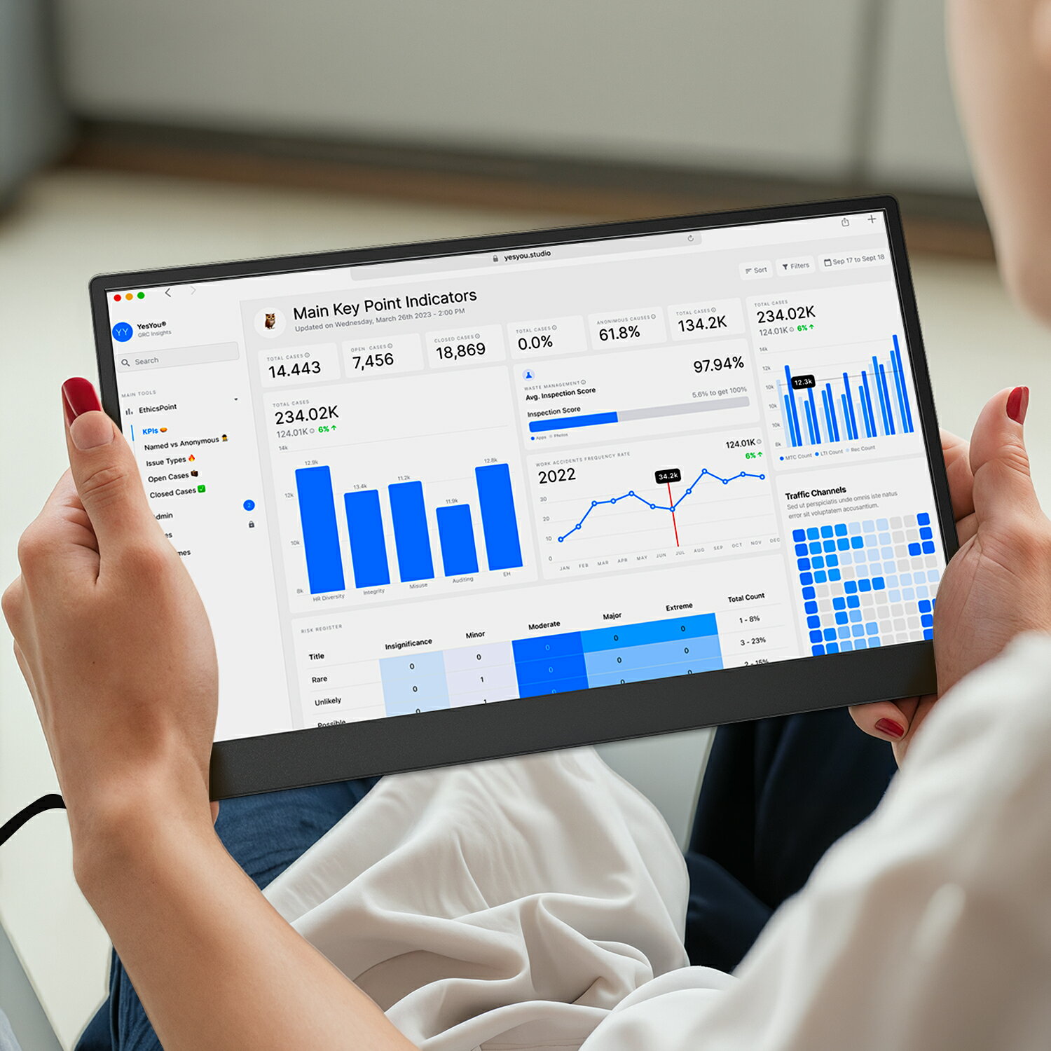 モバイルモニター 15.6インチ FHD1920×1080 薄型 軽量 ゲーム/PC/スマホ/スイッチ対応 USB Type-C・miniHDMI接続 スピーカー内蔵 60Hz サブディスプレイ ゲーム/テレワーク/出張/旅行にも最適 多種HDMIケーブル付属 折りたたみ式スタンド付き サブディスプレイ - Image 2