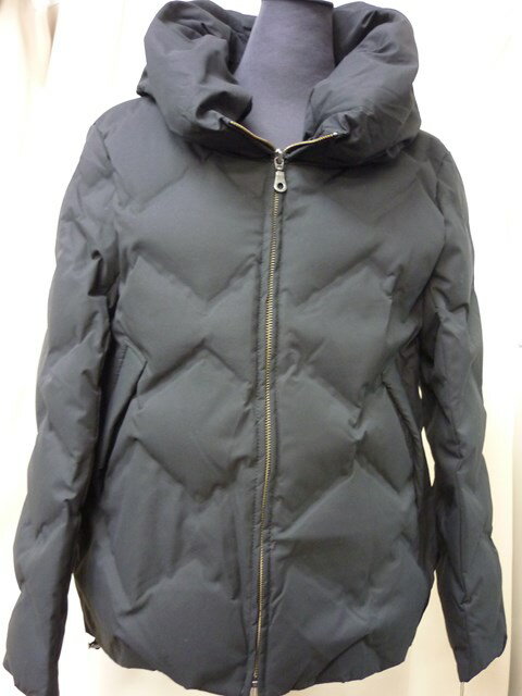 SALE!ボリューム衿ミディアム丈ダウンコート（ブラック）【新品】(4.0)