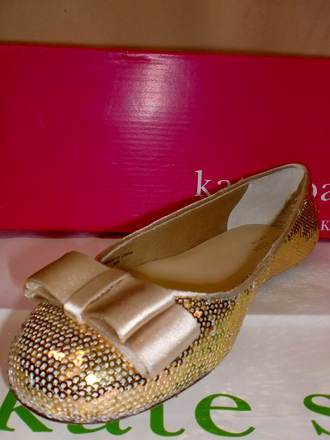 春夏物SALE!Kate Spadeケイト・スペード　サテンリボン付きスパンコールバレーシューズ（ゴールド）アメリカより直輸入