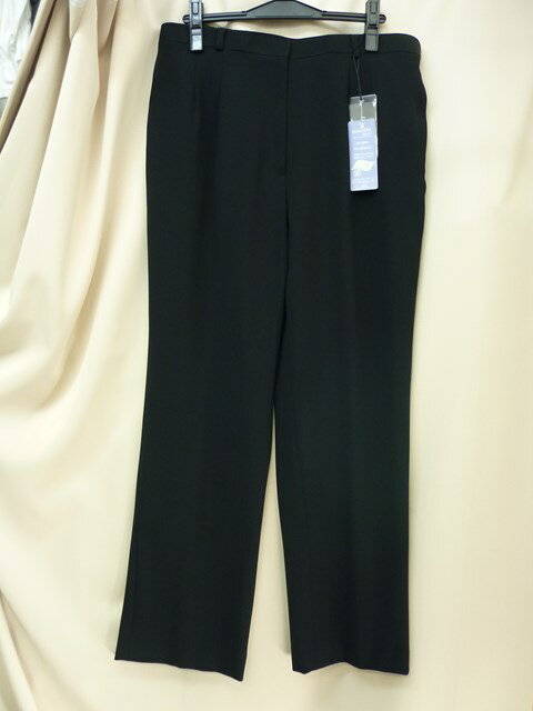 Rakuten - SALE！大きいサイズ（17号）ブラックストレートパンツ【新品】