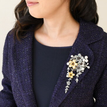 碌山 淡水真珠 天然石 桜 ブローチペンダント 品のあるシードパールにガーネット、エメラルド、サファイアが華を添える 和のアンティークデザイン RP 704C0022-GP