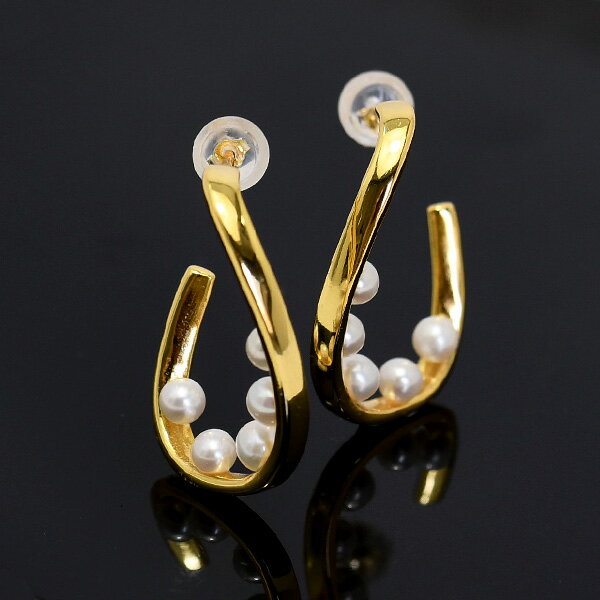 【雑誌GINGER掲載】 ベビーパール ツイストU字 ピアス　清楚なホワイトパール KA93 E3540R11