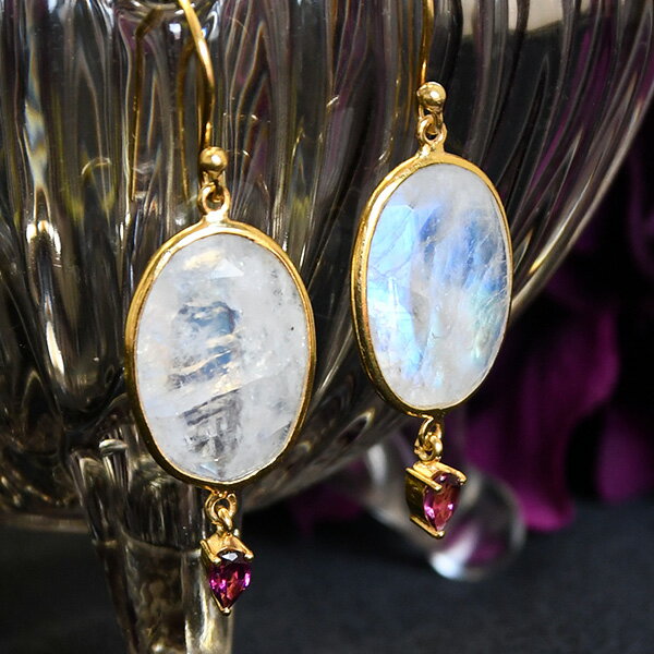 ムーンストーン ロードライトガーネット ピアス/イヤリング　耳元で揺れる幻想的なブルー KA02 SEG0366..