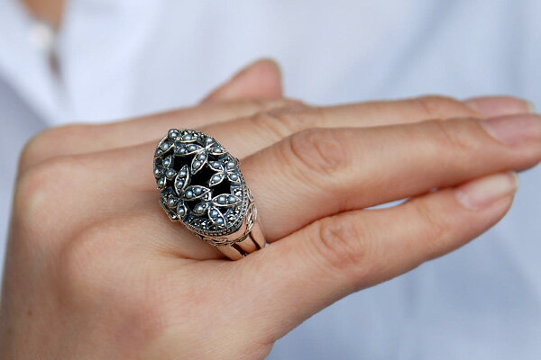 碌山 オニキス シードパール リング　エレガントなアンティークデザイン　リングの中にリングをおさめた2本セット RP 204R0153-ONC