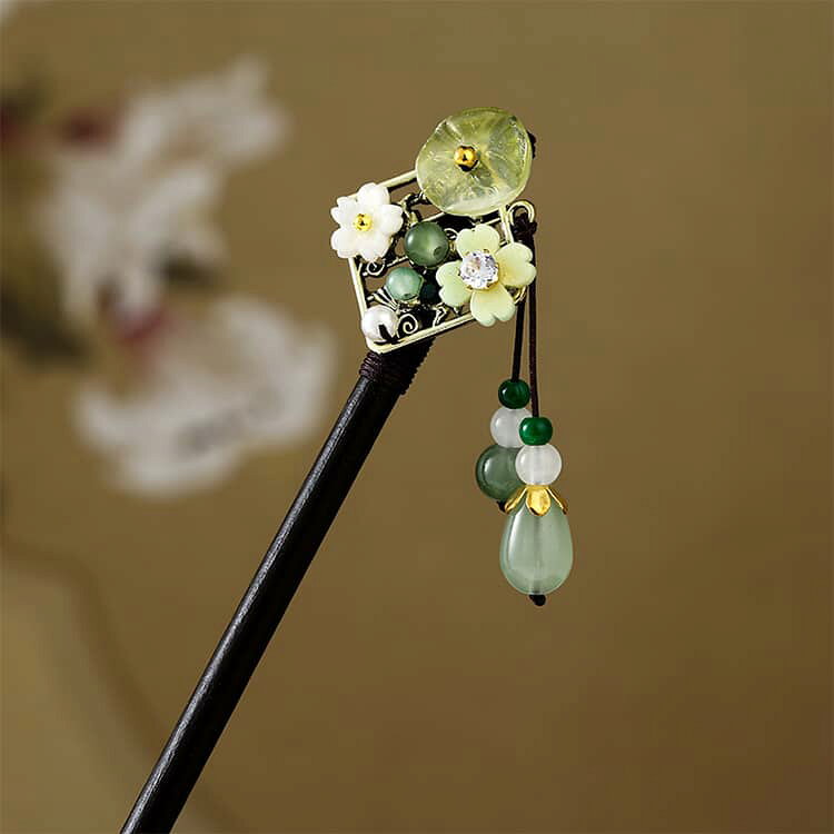 le colzaの髪留め 小花 かんざし 可愛い 花柄 髪飾り 花模様 桜 小菊 和風 2点セット 和装小物 ヘアアクセサリー バラ 2点セット 和装 揺れる おしゃれ まとめ髪 お出かけ 和服 洋服 パーティー 女子会｜アングル2