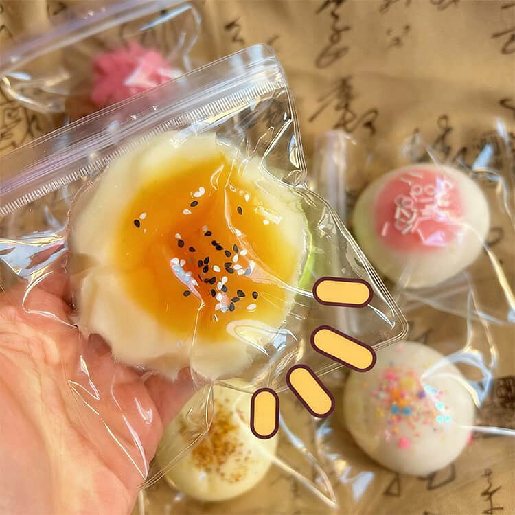 薄型 パウチ袋 スクイーズ袋 ケース 手作り用 小分け 透明 PVC 低反発 詰め替え用 DIYスクイーズ袋 袋 50個セット スクイーズ 小物入り 交換パーツ 替え袋 包装袋 7x10cm 8x8.5cm lecolza-10004257 le colza サンプル画像3