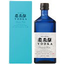 飛騨の数ある蔵元の中でも280有余年の長い歴史を誇る老舗の蔵元です。 江戸時代に飛騨と美濃の両国の境とし、飛騨への玄関口として口番所（関所）が設けられた、飛騨の南端の下呂市金山町に蔵を構えています。 創業享保5年（1720年）以来に渡り、この山や森林、澄んだ清流に囲まれた環境の中で、伝統と技術を駆使して商品開発に打ち込み、地元のお米、地元の水を生かし、時代にあった酒造りを行っています。 また、自然の冷蔵庫といえる半地下式の酒蔵で蔵全体を常に一定の状態で管理し、お酒をじっくりと貯蔵し熟成させる製造法で、地元・飛騨や全国に向けた酒造りをしています。 ITEM INFORMATION 300年以上の歴史を持つ日本酒の蔵元が お米を原料に造った地酒ウォッカ ほのかに甘みを感じるなめらかな味わい 奥飛騨 VODKA（ウォッカ） ウォッカ 飛騨で300年以上の酒つくりの歴史を持つ飛騨金山に蔵を構える奥飛騨酒造。 創業享保5年（1720年）以来に渡り、山や森林、澄んだ清流に囲まれた環境の中で、伝統と技術を駆使して商品開発に打ち込み、時代にあった酒造りを行っています。 その蔵元が造る、世界でも珍しい「お米」を原料に使用したウォッカ。 ウォッカは穀物を原料に連続式蒸留し、「しらかば」炭にて濾過し、6年以上の時間をかけて長期熟成しました。 Tasting Note 米焼酎のような米由来の甘みがほのかに残っており、なめらかな味わいを感じさせます。 商品仕様・スペック 生産者奥飛騨酒造 商品名奥飛騨 VODKA（ウォッカ） 度数55% 内容量720ml 度数55.00度 原材料名米、米麹 呑み方ロック・冷やして・カクテルの素材に ※ラベルのデザインやヴィンテージが掲載の画像と異なる場合がございます。ご了承ください。※アルコールとアルコール以外を同梱した場合、楽天のシステム上クール便を選択できません。クール便ご希望の方は、備考欄の「その他のご要望」に記載ください（クール便代金 324円（税込））。