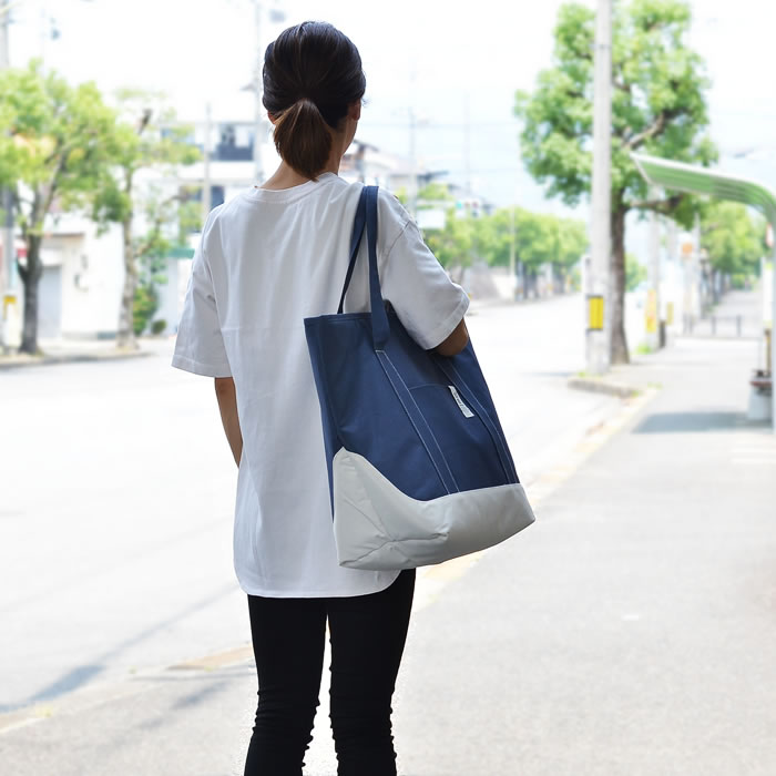 普段のお買い物はもちろん レジャーにも 保冷バッグトートlサイズ 大容量サイズ エコバッグとしてもおすすめ 男女兼用で家族皆で使える 保冷バッグ 大容量 Big Bee クーラートートバッグ L 大きい おしゃれ スポーツ 保冷 かわいい 男女兼用 大 ファッションなデザイン