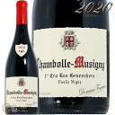 Information 商 品 名name Domaine Fourrier Chambolle Musigny 1er Cru Les Gruenchers Vieille Vigne 2020 蔵 元wine maker ドメーヌ・フーリエ / Domaine Fourrier 産 地terroir フランス/France＞ブルゴーニュ地方/Bourgogne＞コート・ド・ニュイ地区/Cote de Nuits＞シャンボール・ミュジニー/Chambolle Musigny＞グリュアンシェ・プルミエ・クリュ畑(グリュアンシェール)/Gruenchers 1er Cru 格 付 けclass A.O.C シャンボール・ミュジニー・プルミエ・クリュ 1級畑 / Chambolle Musigny 1er Cru ヴィンテージvintage 2020年 品 種cepage ピノ・ノワール100％ 種 類 / 味わいtype/taste 赤red / 辛口dry 容 量net volume 750ml 輸 入import 正規輸入代理店現在の当主は1971年生まれのジャン=マリー・フーリエ氏。ボーヌのワイン農業学校を卒業後、ブルゴーニュ大学の醸造講座に通いました。1988年には半年間アンリ・ジャイエで研修、その後父親の元で修行を積み、1993年オレゴンに渡りジョセフ・ドルーアンでアメリカのピノ・ノワール造りを学びました。1994年の帰国後23歳の若さで父の跡を継ぎ、自ら「テロワリスト」と名乗り、醸造にテクニックを求めず、自然を支配することを好みません。高度な技術に頼らず自然に任せていた20世紀初頭のヴィニュロンの流儀の再現を目指しています。 ジュヴレ・シャンベルタン、モレ・サン・ドニ、シャンボール・ミュジニー、ヴージョに9.5haを所有し、その内1級とグラン・クリュが70％程度を占めます。ジャン=マリー氏は自らを「テロワリスト」と名乗り、醸造にテクニックを求めず、自然を支配することを好んでいません。高度な技術に頼らず自然に任せていた20世紀初頭のヴィニュロンの流儀の再現を目指しています。 栽培はリュット・レゾネを採用。農薬は主に低濃度の硫酸銅を使用。肥料は遺伝子組み換えでないものを2〜3年に1回撒いています。剪定は集団選抜クローンに適しているギュイヨ仕立て。株が均一化するとワインの複雑味が損なわれるとの考えから、市販のハイブリッドクローンは用いていません。収穫量を制限するため、摘芽は非常に厳しく行います。収穫は、収穫人を急がせず、ゆっくりと選別しながら摘み取りを行わせ、またカビが飛び移らないよう手洗いも励行しています。収穫果は100％除梗し半分だけ破砕。低温浸漬は自然の温度(朝の収穫果の温度)で3〜4日行います。マストが15℃を超えるときは温度を下げています。自然に任せて発酵を開始し、発酵開始直後と末期に液循環、最盛期には1日4回手作業によるピジャージュを組み合わせ、トータルの発酵期間は18〜20日間。熟成は、新樽は多用せず20％程度の使用に留めます。18ヶ月の熟成中、澱引き、清澄、フィルターも一切行っていません。 ※インポーター様資料より