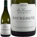 Information 商 品 名name Meo Camuzet Bourgogne Blanc 2020 蔵 元wine maker メオ・カミュゼ / Meo Camuzet 産 地terroir フランス/France＞ブルゴーニュ地方/Bourgogne 格 付 けclass A.O.C ブルゴーニュ / Bourgogne ヴィンテージvintage 2020年 品 種cepage シャルドネ100％ 種 類 / 味わいtype/taste 白white / 辛口dry 容 量net volume 750ml 輸 入 元importer 正規輸入代理店 ラック・コーポレーションメオ・カミュゼの歴史は、栽培農家であると同時にコート・ドール県選出の代議士であったエティエンヌ・カミュゼに始まります。クロ・ド・ヴージョ城はコンフレリー・デ・シュヴァリエ・デュ・タスヴァンに譲られるまで、カミュゼ家の所有でした。メオ・カミュゼのクロ・ド・ヴージョの畑が、城の周囲と真下という最も素晴らしい位置を占めているのはそうした理由です。 エティエンヌ・カミュゼの娘、マリア・ノワロには跡継ぎがなく、1959年に近親のジャン・メオにドメーヌを託して亡くなりました。ジャン・メオは当時、ド・ゴール政権の閣僚という要職にあり、直接ドメーヌの管理をするわけにはいかない状況でした。そのため畑は折半耕作の形で小作人に任せ、出来上がったワインは樽のままネゴシアンに売られていたのです。この時の小作人でドメーヌのワインを手がけていたのが、2006年に没したブルゴーニュの神様、アンリ・ジャイエです。 1980年代半ば、折半耕作の契約が切れると同時に小作人たちも引退の時を迎えてメオ家の元にブドウ畑を返還し、1985年から本格的にドメーヌ元詰めが始まりました。やがてパリにいたままでのドメーヌ経営が難しくなり、ブルゴーニュに赴くことになったのがジャンの息子、ジャン・ニコラ・メオです。1964年に生まれ、商業学校でマーケティングを学び銀行で研修を受けた、生粋のパリジャンです。1989年、24歳にしてドメーヌを託されました。表向き引退を宣言したアンリ・ジャイエも、ドメーヌのコンサルタントとして若きジャン・ニコラの指導にあたったといいます。 リシュブール、クロ・ド・ヴージョ、エシェゾー、3つのコルトン(従来からあるクロ・ロニェに、2010年ヴィンテージからペリエールとヴィーニュ・オー・サンが加わった)といった特級畑。戦争直後にアンリ・ジャイエが開墾したヴォーヌ・ロマネ1級クロ・パラントゥー。宝石のようなクリマの数々を、このドメーヌは有しています。ブドウ畑は大部分がビオロジック農法により栽培。醸造法はジャイエ譲りで、完全除梗のうえ15度の低温マセレーション。樽熟成における新樽率は、村名で50％、1級畑が60-65％、特級が100％です。 またジャン・ニコラは「メオ・カミュゼ・フレール・エ・スール」の名前でネゴシアンビジネスも行っています。 マルサネ、フィサン、ジュヴレ・シャンベルタン、モレ・サン・ドニ、シャンボール・ミュジニー、ニュイ・サン・ジョルジュなど、ドメーヌもののヴォーヌ・ロマネを補う形でコート・ド・ニュイのアペラシオンを余すことなく網羅。これらの中には短期賃貸契約によりメオ・カミュゼのスタッフが畑の管理から収穫まで、ドメーヌの畑と同様に仕事をしているクリマも少なくありません。また、ブドウやマストを買い付ける場合でも夏季剪定や収穫時の選果を行い、品質の安定を図っています。 ドメーヌもののワインがその希少価値から入手困難であり、価格の壁も高いことから、比較的手頃な値段でメオ・カミュゼの哲学が楽しめるネゴスものの存在はワイン愛好家はもちろんレストランにとってもありがたい存在といえるでしょう。 ※インポーター様資料より